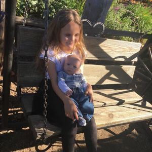 Meet your Posher, Ronlori